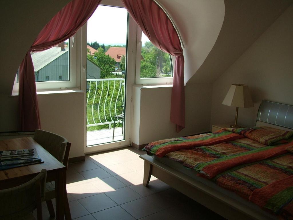 Hotel Zoldhaz Bio Panzio Gyenesdiás Pokoj fotografie