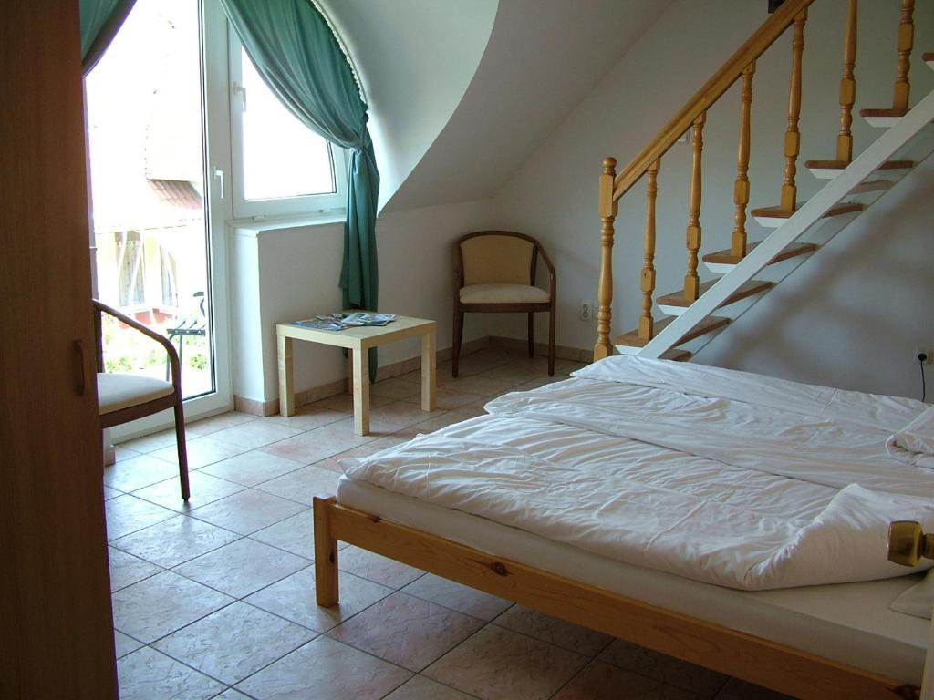 Hotel Zoldhaz Bio Panzio Gyenesdiás Pokoj fotografie