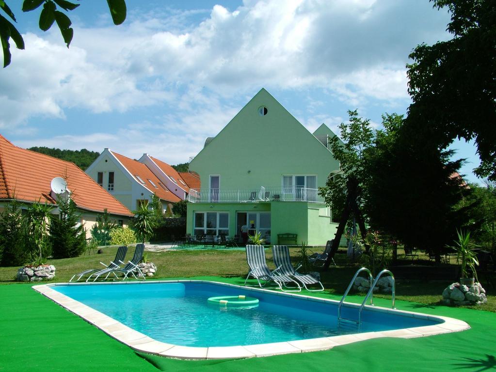 Hotel Zoldhaz Bio Panzio Gyenesdiás Exteriér fotografie