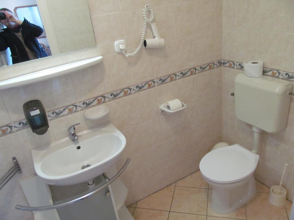 Hotel Zoldhaz Bio Panzio Gyenesdiás Exteriér fotografie